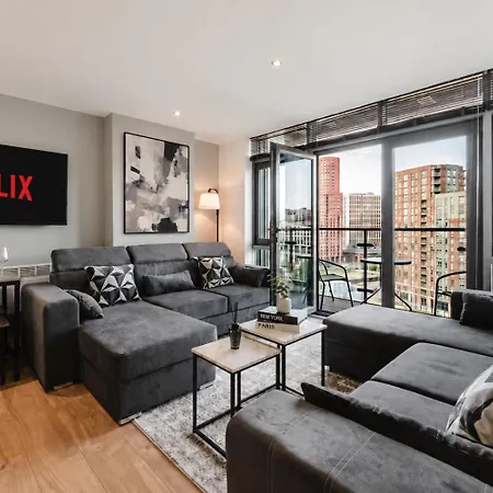 10th Floor Views - Stylish Sleeps 8 *
