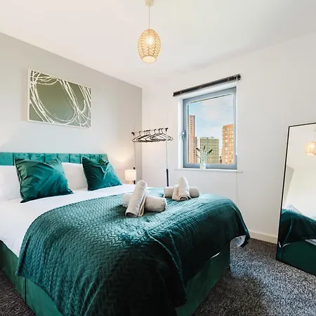 10th Floor Views - Stylish Sleeps 8