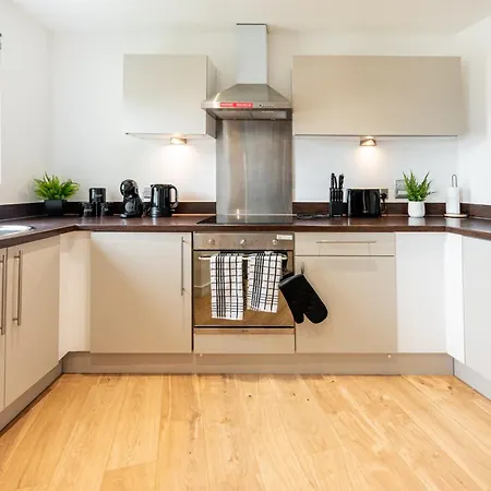 10th Floor Views - Stylish Sleeps 8