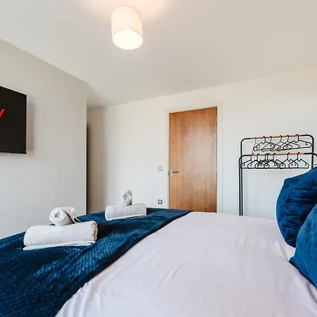 10th Floor Views - Stylish Sleeps 8 Leeds (West Yorkshire)