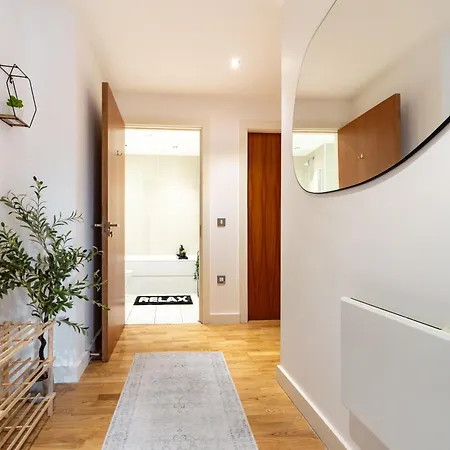 10th Floor Views - Stylish Sleeps 8 Leeds (West Yorkshire)