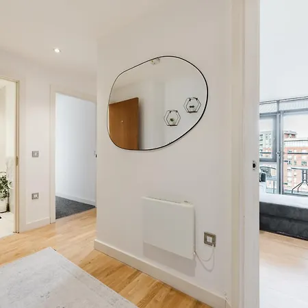 10th Floor Views - Stylish Sleeps 8 Leeds (West Yorkshire)