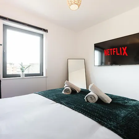 10th Floor Views - Stylish Sleeps 8 *