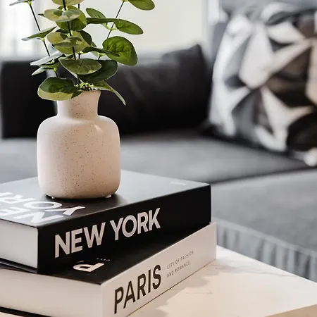 10th Floor Views - Stylish Sleeps 8 *
