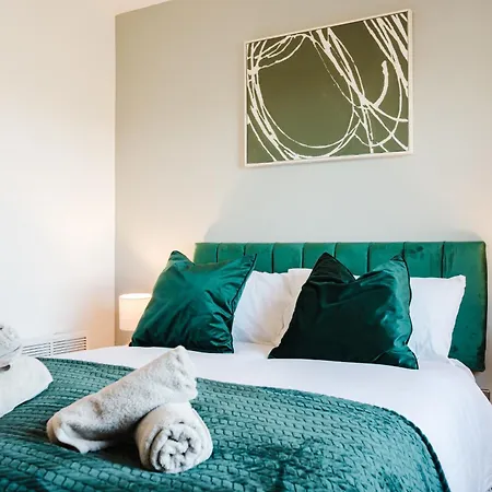 10th Floor Views - Stylish Sleeps 8 * Leeds (West Yorkshire)