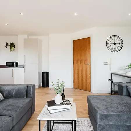 10th Floor Views - Stylish Sleeps 8