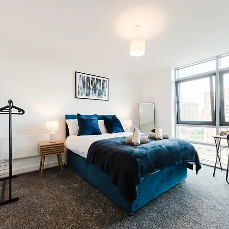 10th Floor Views - Stylish Sleeps 8