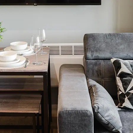 10th Floor Views - Stylish Sleeps 8 Appartement